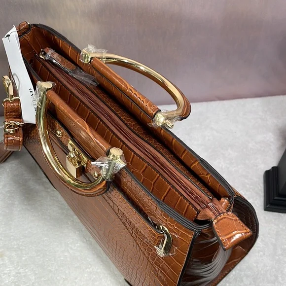 👜🤎🥃 “It’s 5 o’clock Somewhere” 🥃🤎👜  - NWT - Picture 6 of 7